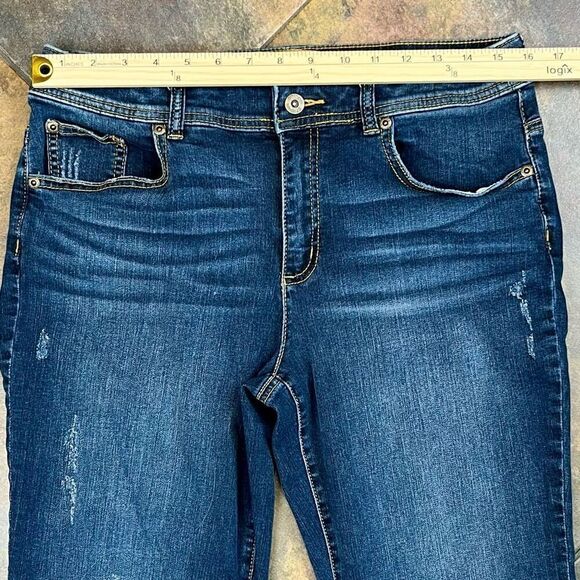 Chico’s Distressed Ankle Denim Jeans 0.5 Small 6 - Picture 2 of 6